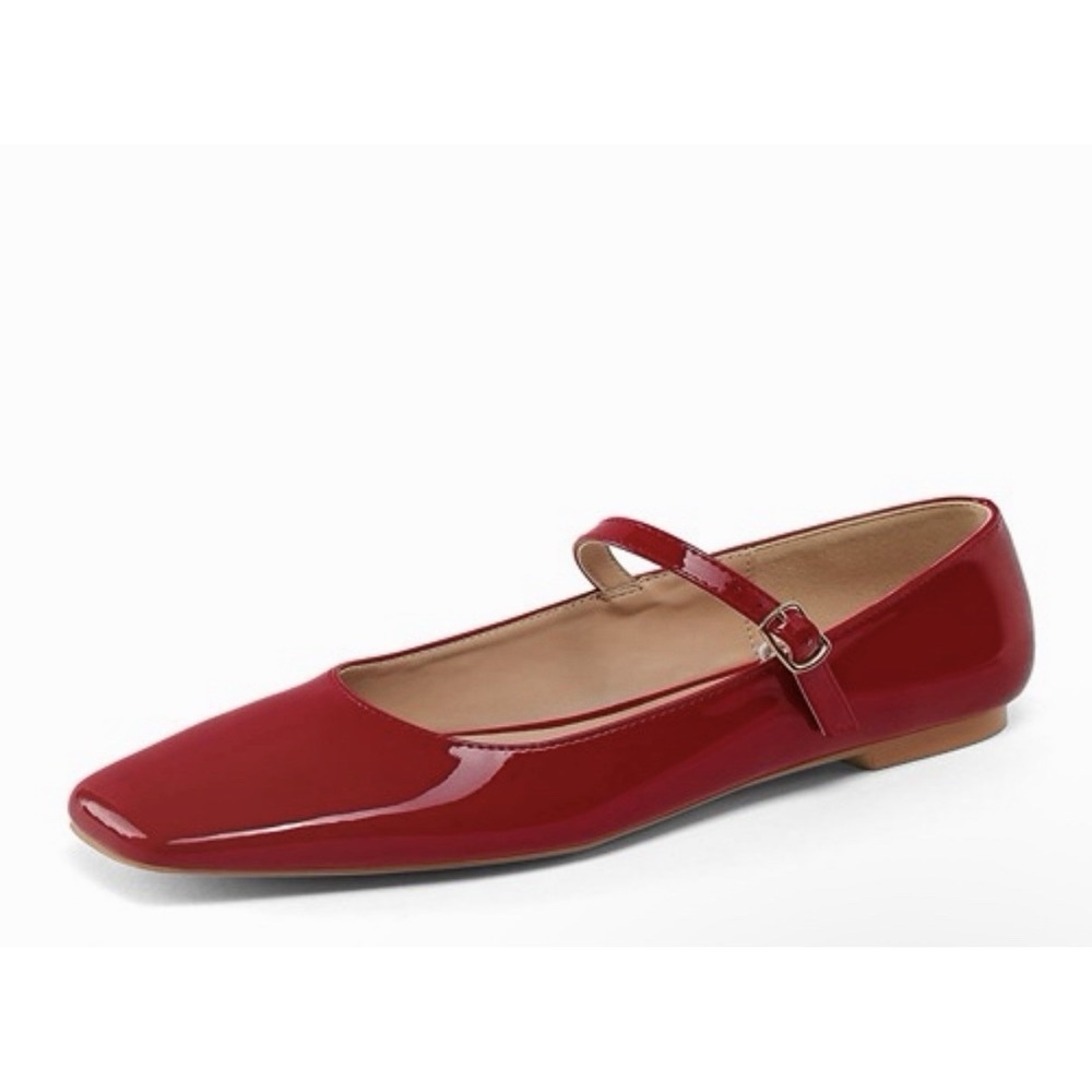 Pennysue Womans Size 7 Red Round Toe Ballet Flats New in Box